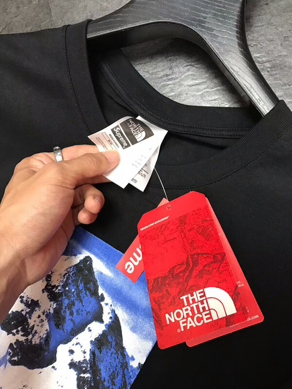 2018新作 シュプリームスーパーコピー シュプリーム The North Face Mountain Black Tee 黒